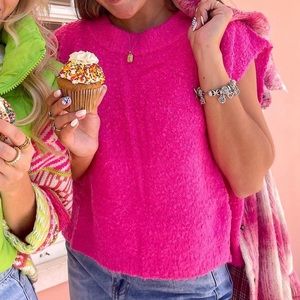 J NNA LARGE hot pink sweater vest